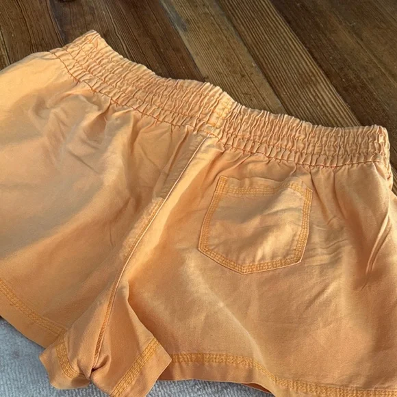 Aerie Orange Shorts With Pockets - Picture 3 of 3